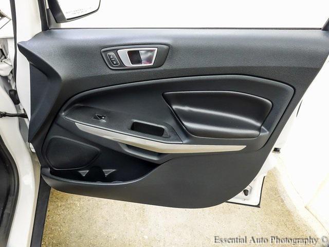 Photo of 2022 White Platinum Metallic Tri-Coat Ford EcoSport