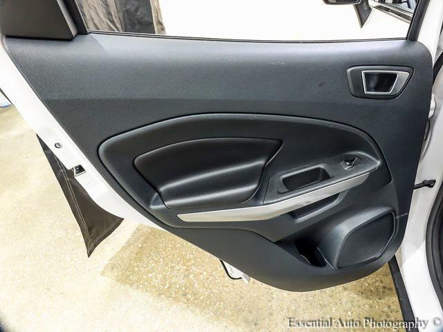 Photo of 2022 White Platinum Metallic Tri-Coat Ford EcoSport
