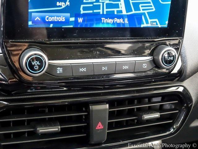 Photo of 2022 White Platinum Metallic Tri-Coat Ford EcoSport