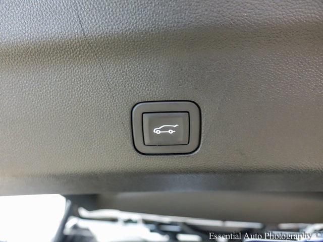 Photo of 2025 Crystal White Tricoat Cadillac Escalade