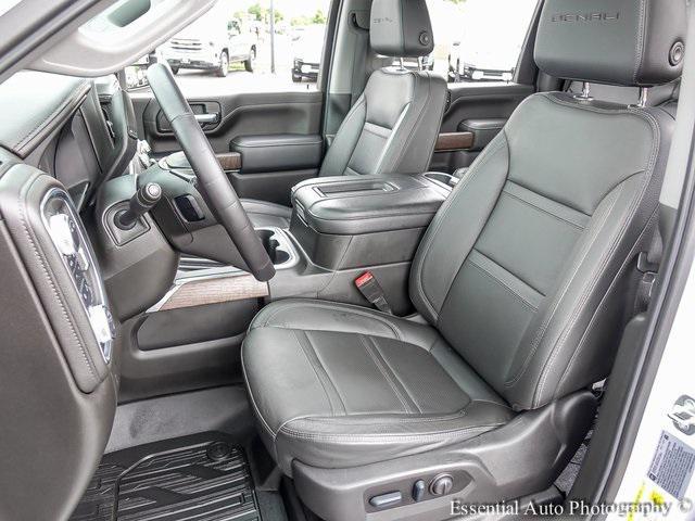 Photo of 2022 White Frost Tricoat GMC Sierra 2500