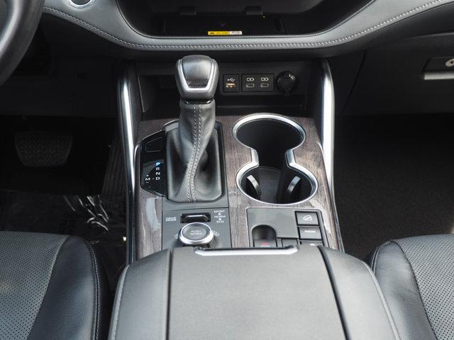 Photo of 2023 Midnight Black Metallic Toyota Highlander