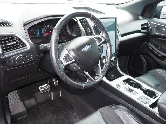 Photo of 2022 Carbonized Gray Metallic Ford Edge