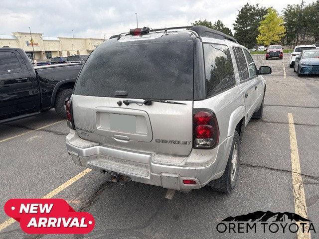 Photo of 2004 Silverstone Metallic Chevrolet TrailBlazer EXT