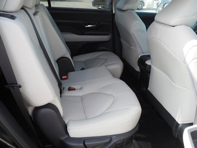 Photo of 2026 Midnight Black Metallic Toyota Grand Highlander