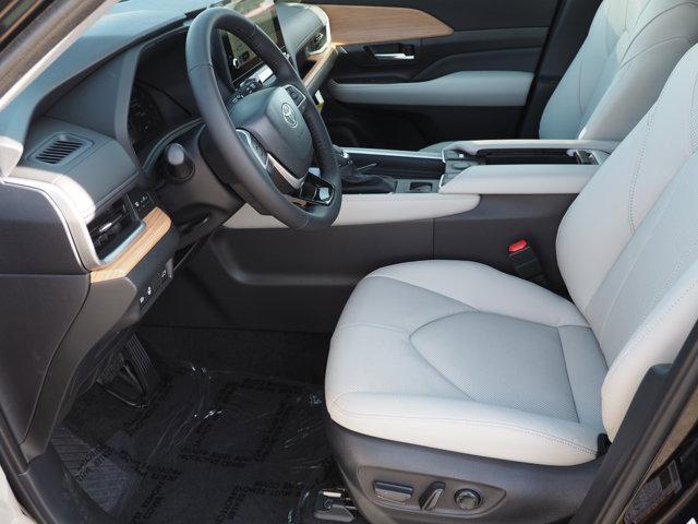Photo of 2026 Midnight Black Metallic Toyota Grand Highlander