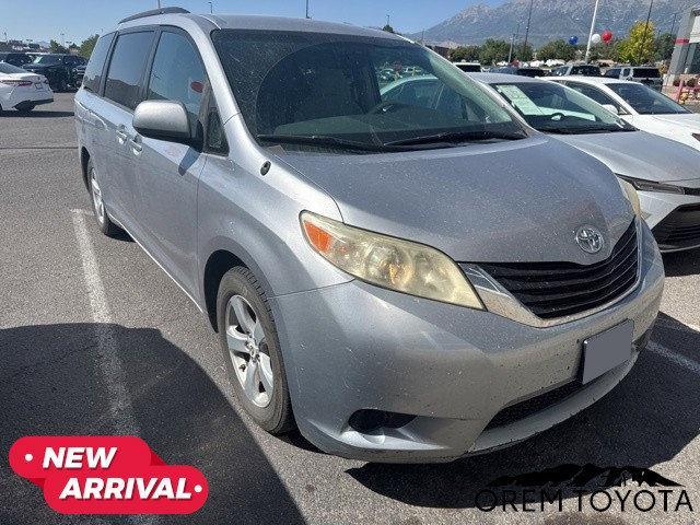 Photo of 2012 Silver Sky Metallic Toyota Sienna
