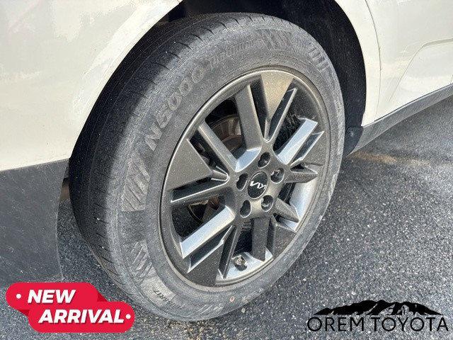 Photo of 2022 Snow White Pearl Kia Soul