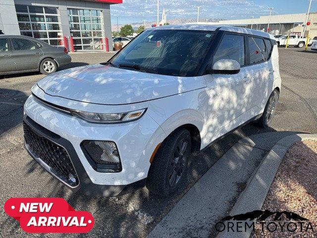 Photo of 2022 Snow White Pearl Kia Soul