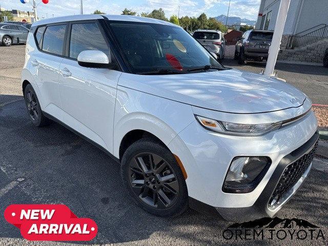Photo of 2022 Snow White Pearl Kia Soul