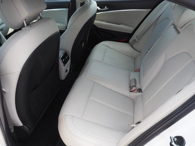 Photo of 2025 Uyuni White Genesis G70