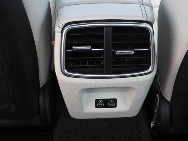 Photo of 2025 Uyuni White Genesis G70