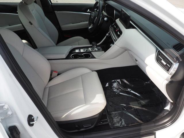 Photo of 2025 Uyuni White Genesis G70