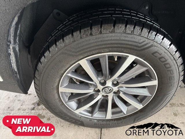 Photo of 2018 Blizzard Pearl Toyota Highlander