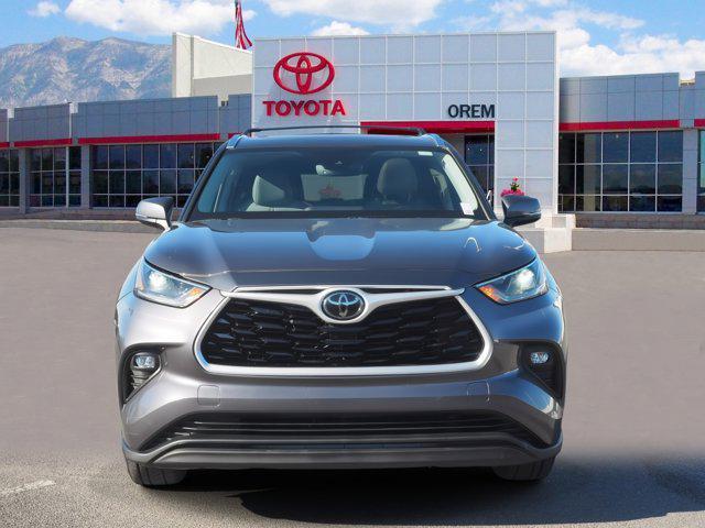 Photo of 2021 Magnetic Gray Metallic Toyota Highlander