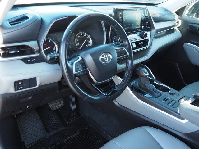 Photo of 2021 Magnetic Gray Metallic Toyota Highlander