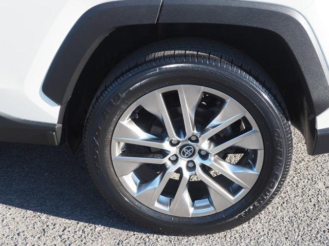 Photo of 2021 Blizzard Pearl Toyota RAV4