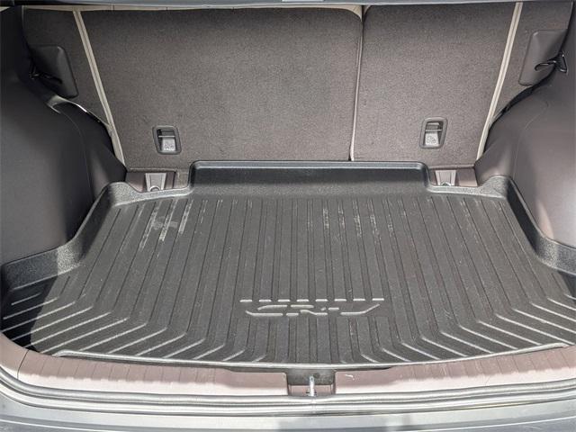Photo of 2013 White Diamond Pearl Honda CR-V