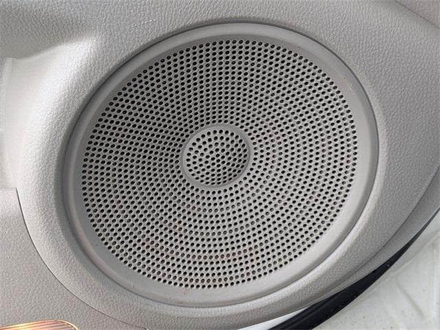 Photo of 2011 White Diamond Pearl Acura RDX