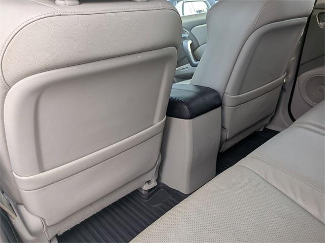 Photo of 2011 White Diamond Pearl Acura RDX