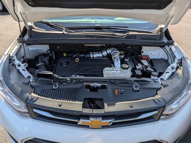 Photo of 2022 Summit White Chevrolet Trax