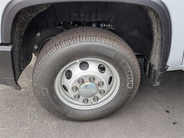 Photo of 2025 Summit White Chevrolet Silverado 3500