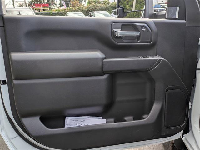 Photo of 2025 Summit White Chevrolet Silverado 3500