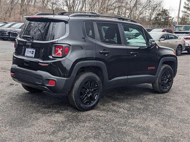 Photo of 2018 Black Jeep Renegade