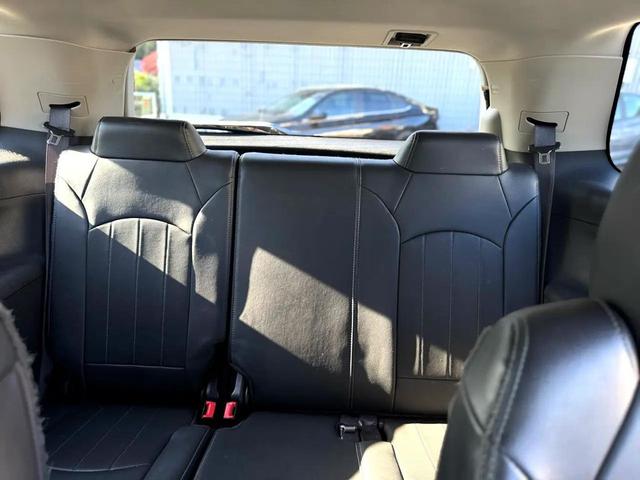 Photo of 2015 Pearl White GMC Acadia