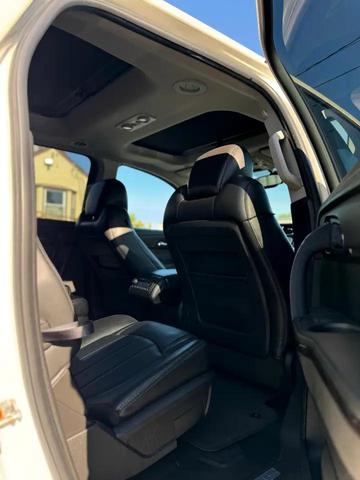 Photo of 2015 Pearl White GMC Acadia