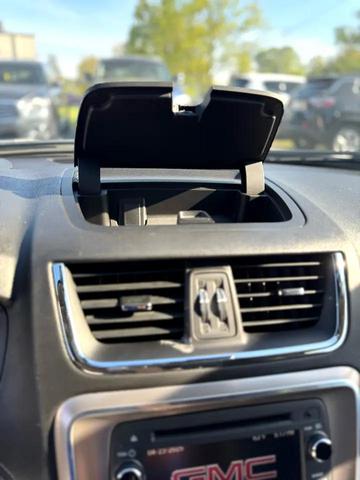 Photo of 2015 Pearl White GMC Acadia