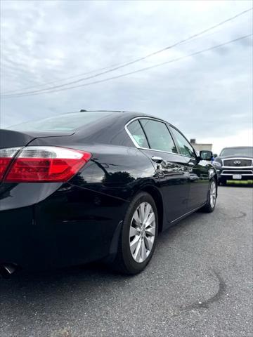 Photo of 2013 Crystal Black Pearl Honda Accord