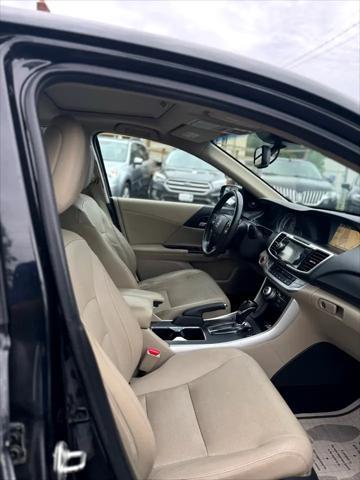 Photo of 2013 Crystal Black Pearl Honda Accord