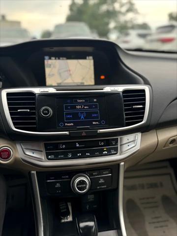 Photo of 2013 Crystal Black Pearl Honda Accord
