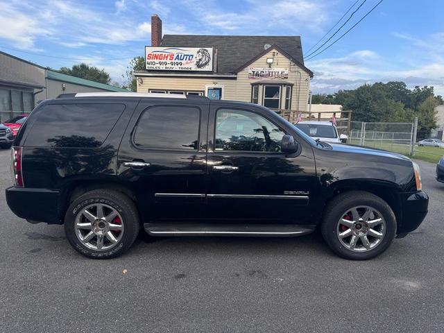 Photo of 2010 Onyx Black GMC Yukon