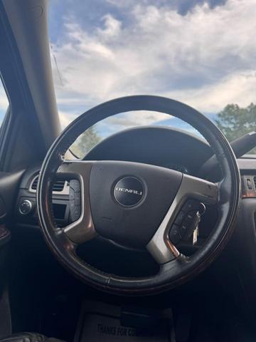 Photo of 2010 Onyx Black GMC Yukon