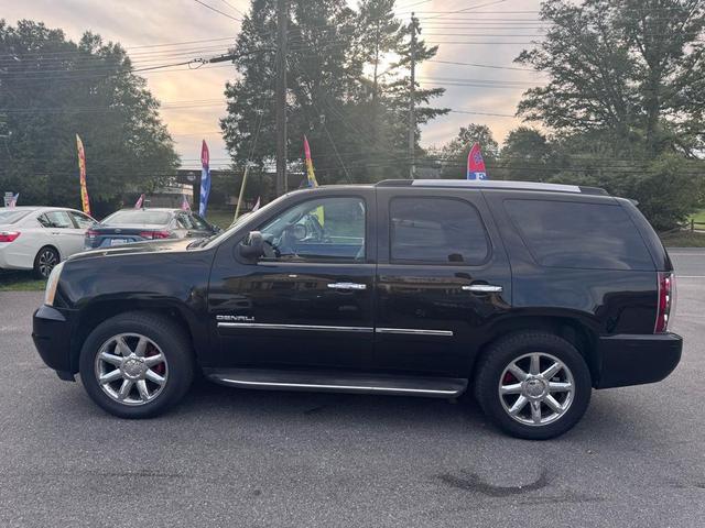 Photo of 2010 Onyx Black GMC Yukon