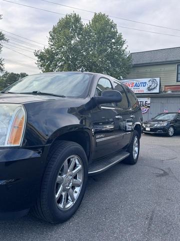 Photo of 2010 Onyx Black GMC Yukon