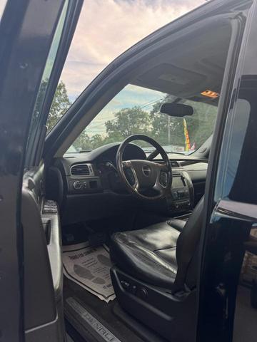 Photo of 2010 Onyx Black GMC Yukon