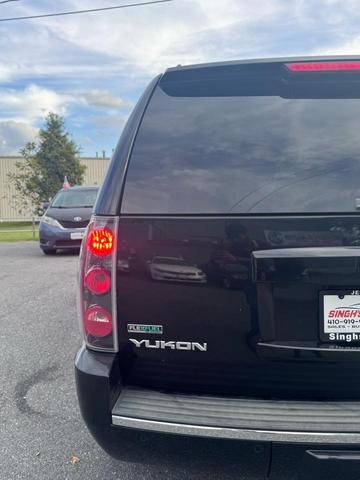 Photo of 2010 Onyx Black GMC Yukon
