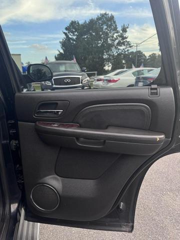 Photo of 2010 Onyx Black GMC Yukon