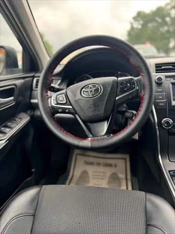 Photo of 2016 White Toyota Camry