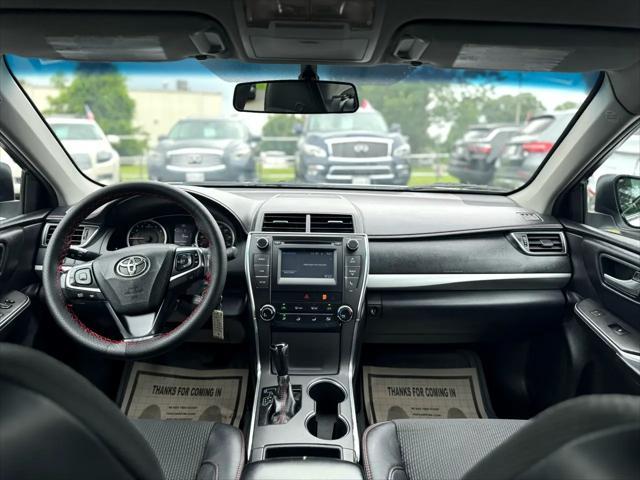 Photo of 2016 White Toyota Camry