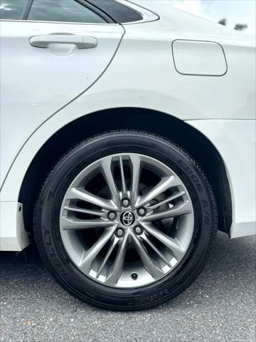 Photo of 2016 White Toyota Camry