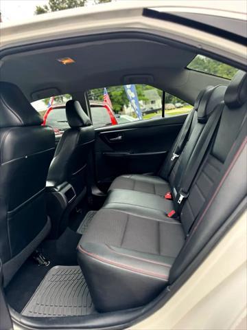 Photo of 2016 White Toyota Camry