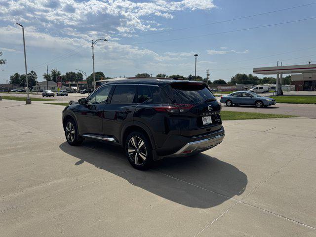 Photo of 2021 Super Black Nissan Rogue