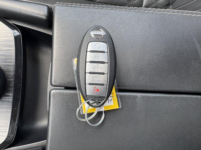 Photo of 2021 Super Black Nissan Rogue