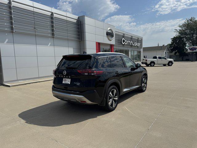 Photo of 2021 Super Black Nissan Rogue