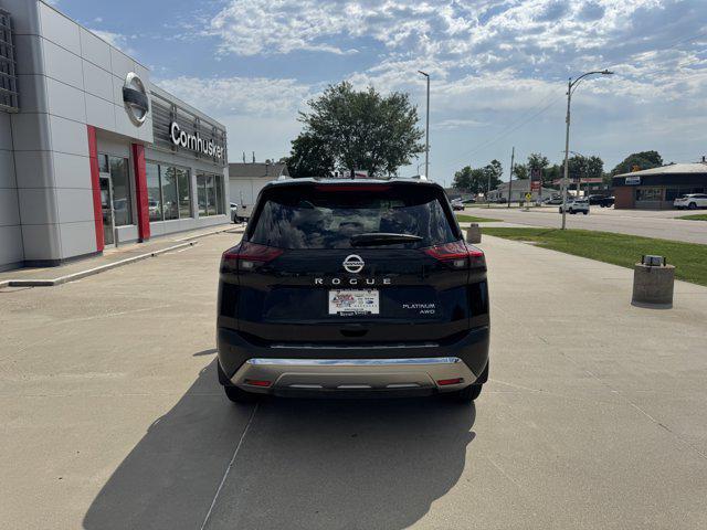 Photo of 2021 Super Black Nissan Rogue
