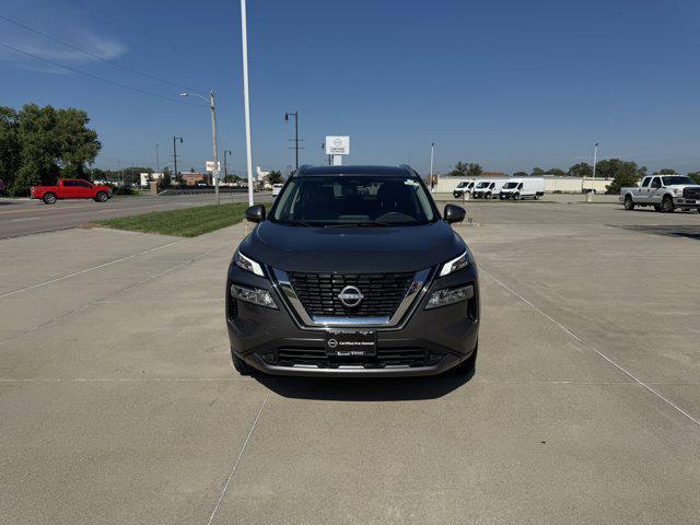 Photo of 2023 Gun Metallic Nissan Rogue